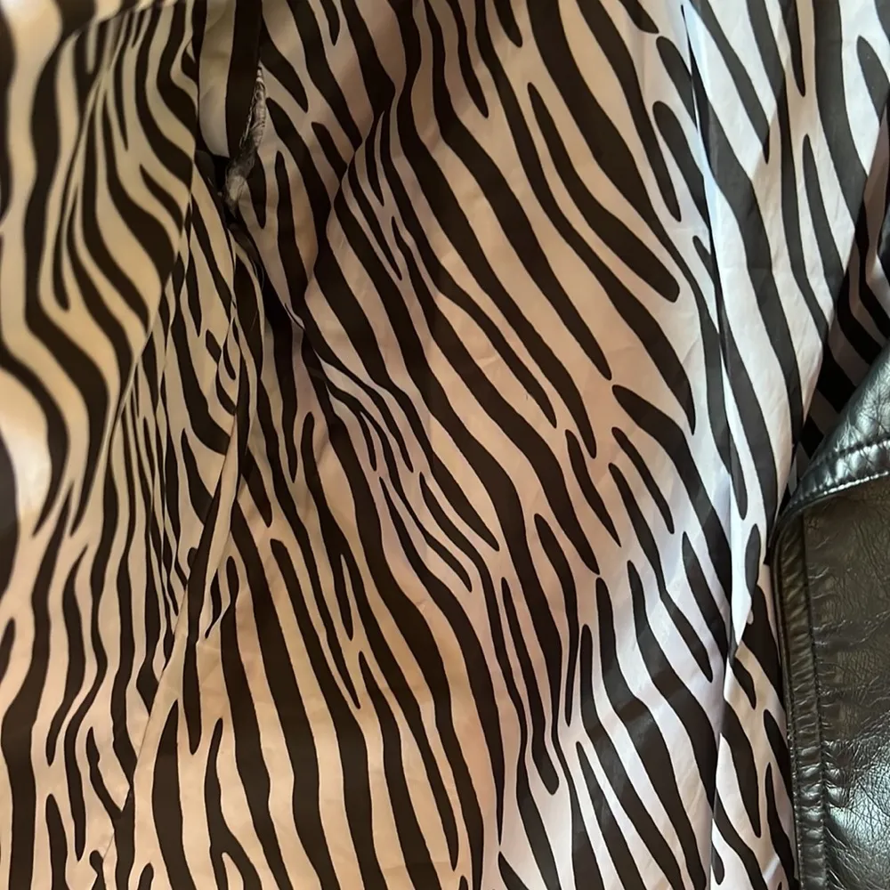 Vintage BONGO Black Faux Leather Motorcycle Jacket Size Medium - Image 7