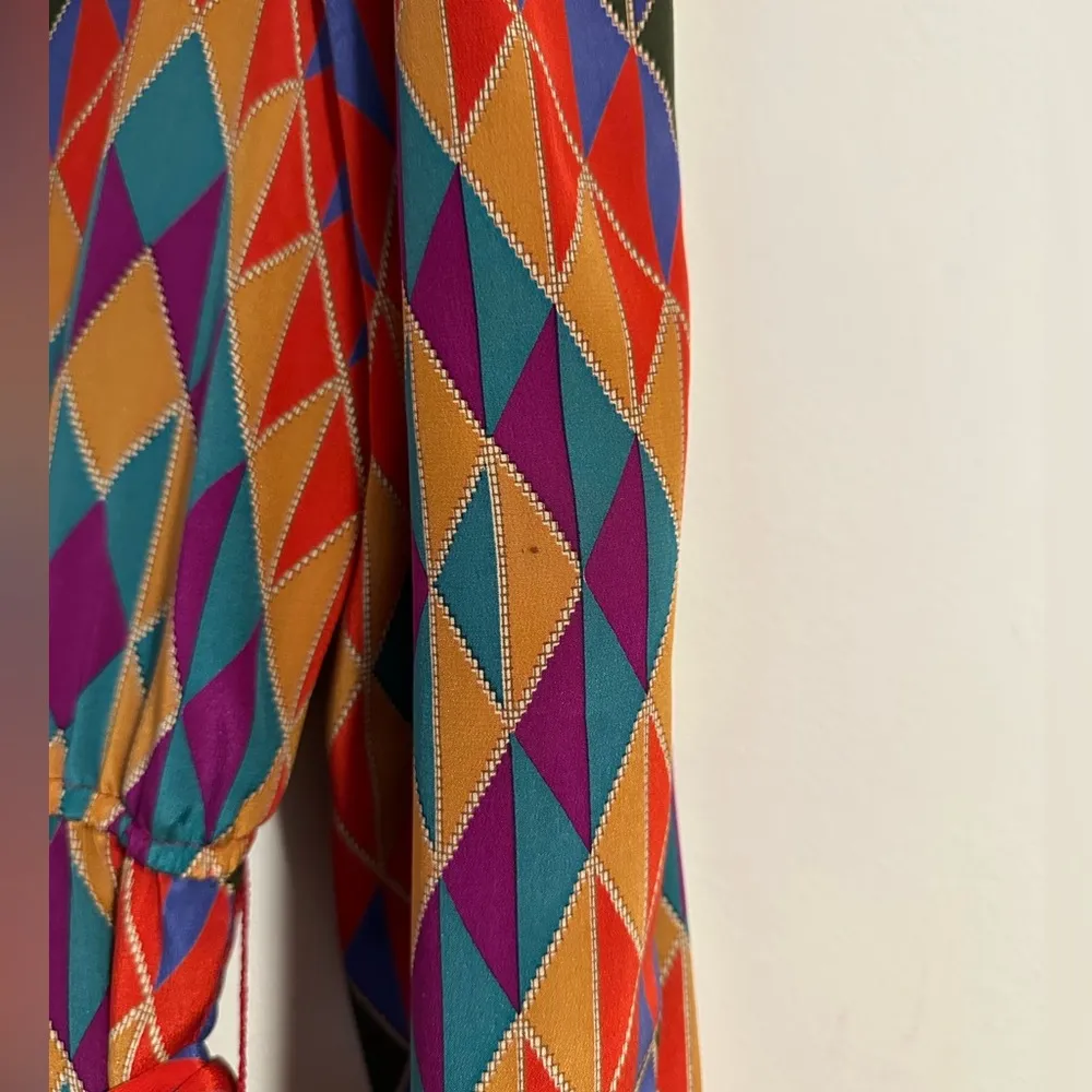 Valentino vintage 100% silk archival geometric diamond rainbow print size 8 Red - Image 9