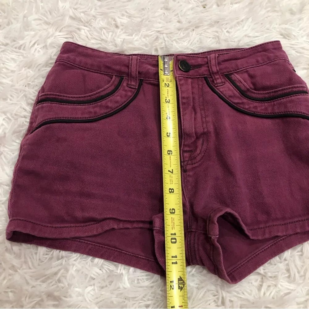 BDG‎ Erin High Rise 5 Pocket Shortie Shorts Purple 25 - Image 8