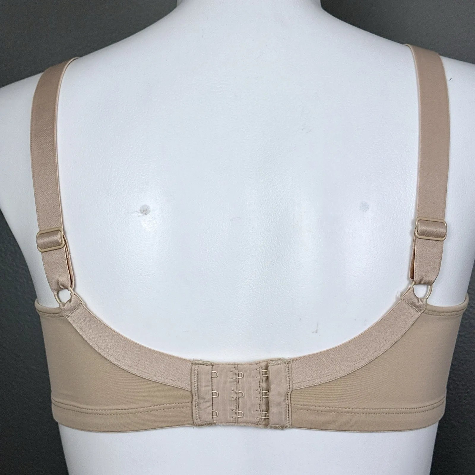 Playtex 18 Hour Smoothing Minimizer Wireless Bra Size 36DD Style 4697 Beige - Image 4