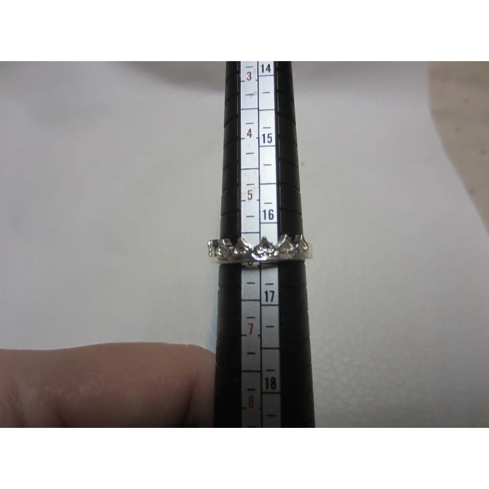 Silver Tone Heart Design Women's Ring Size 6 - Image 3