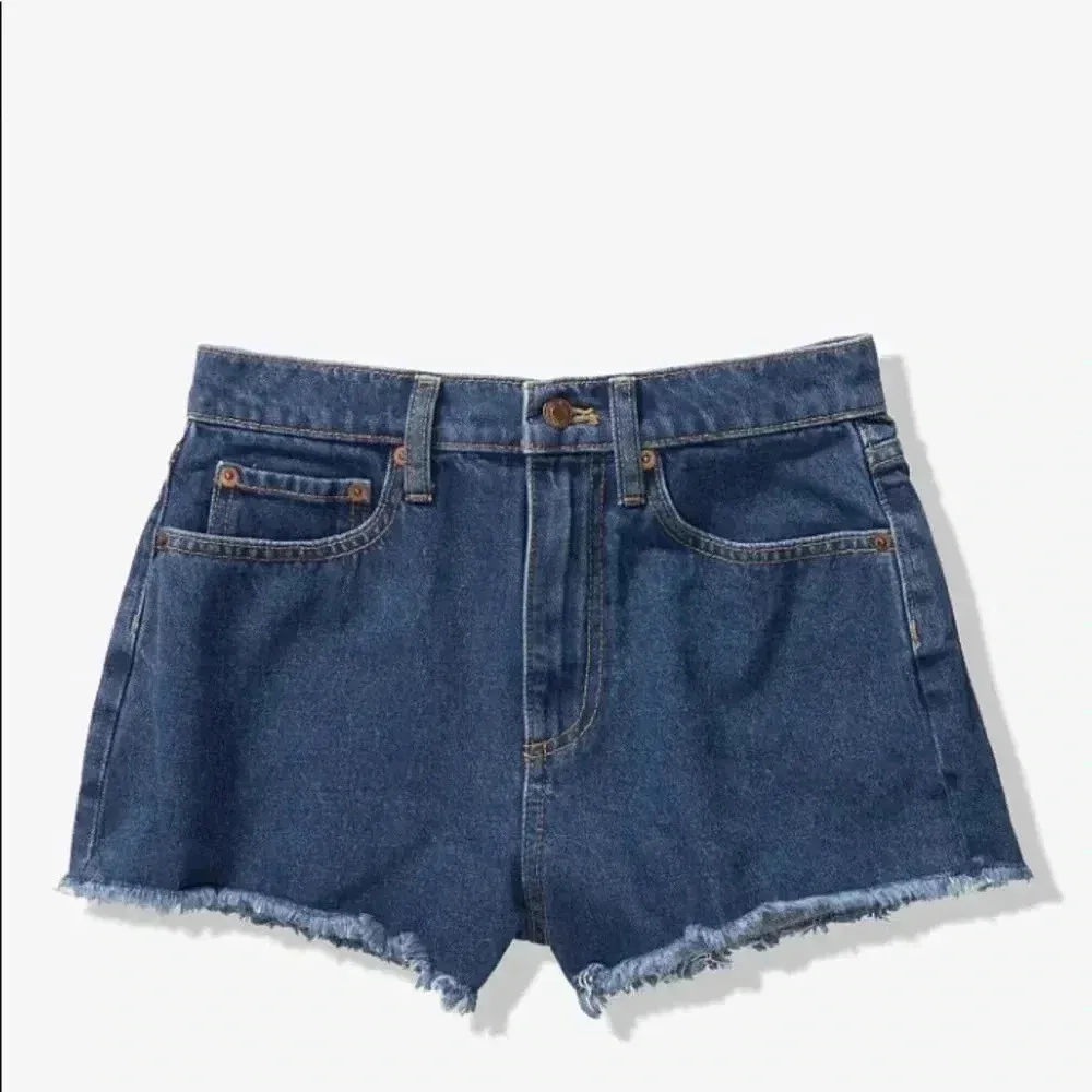 🆕VICTORIA SECRET HIGH WAIST DENIM SHORT 30🆕 - Image 2