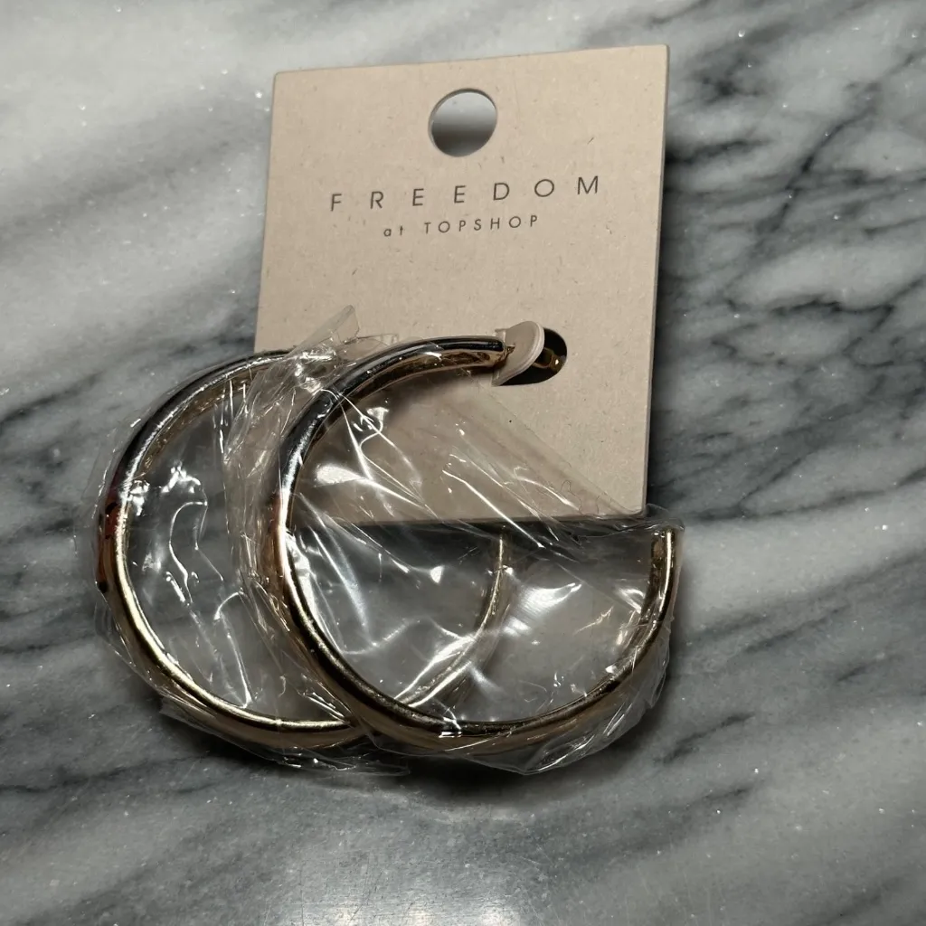 TopShop Freedom Mixed Metal Large Hoop Earrings New Gold & Silver - Image 2