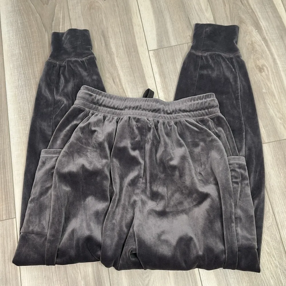 Offline by Aerie after party velour joggers size small - Image 6