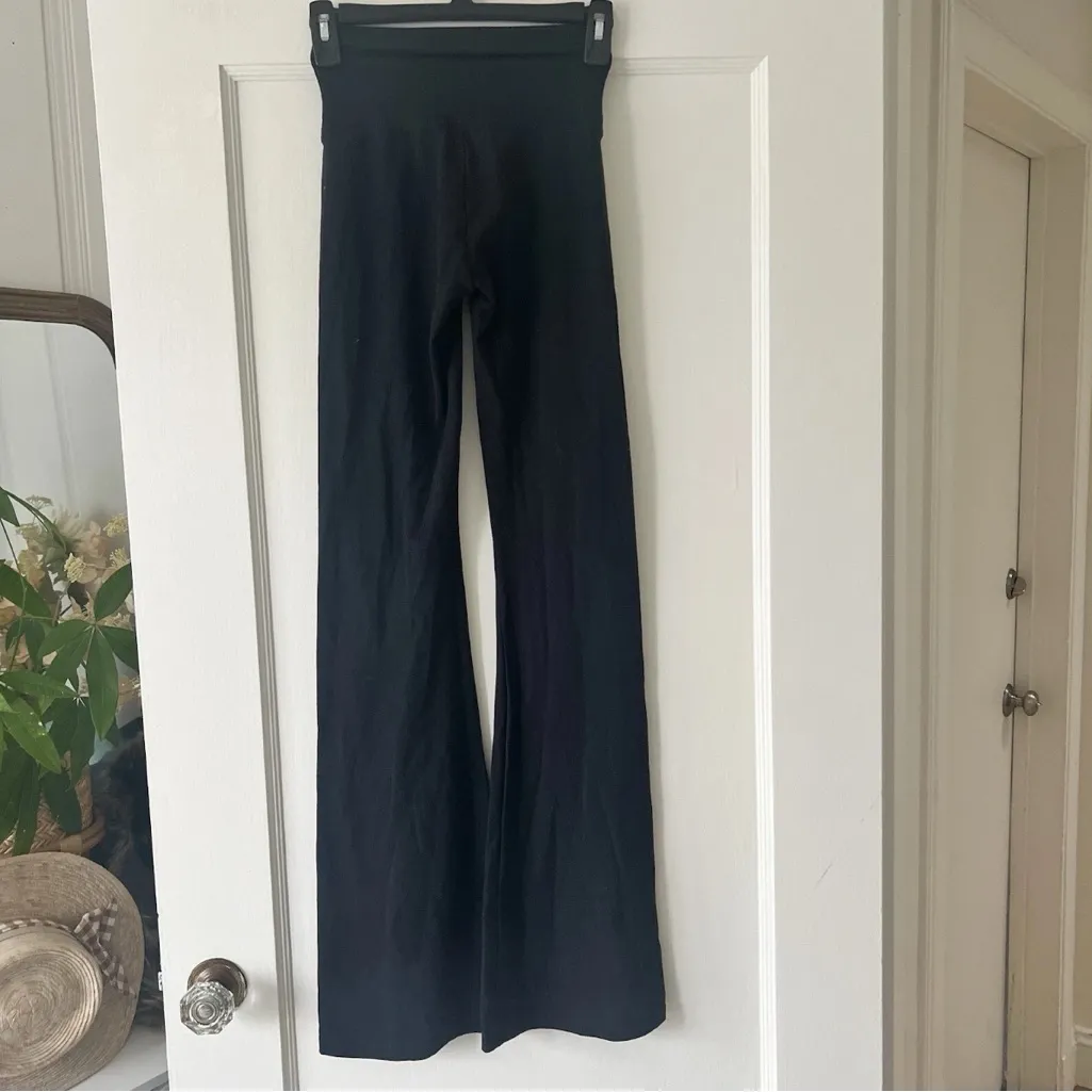 Offline by Aerie The original OG Hi-Rise Flare Pants in Black Size XSmall NWT - Image 4