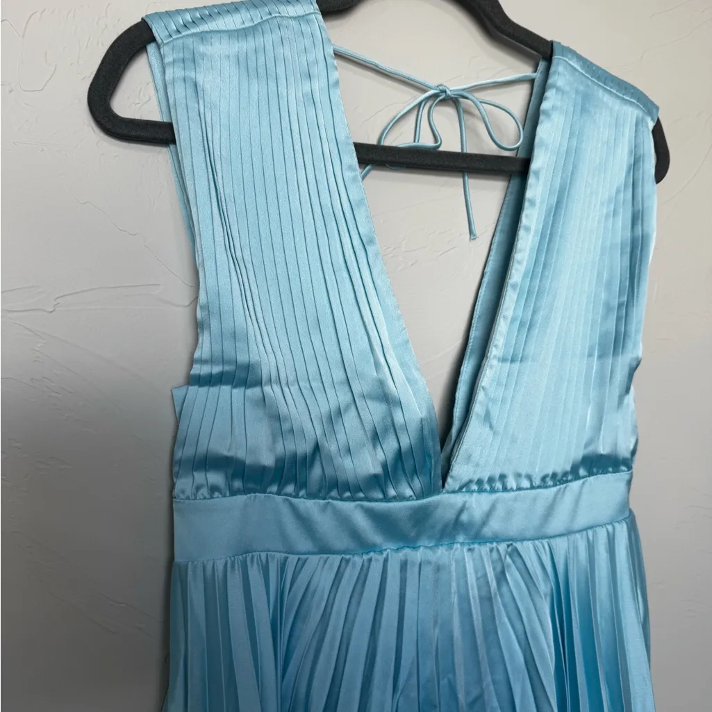 NWT Abercrombie & Fitch Plunge Pleated Mini Dress - Image 7
