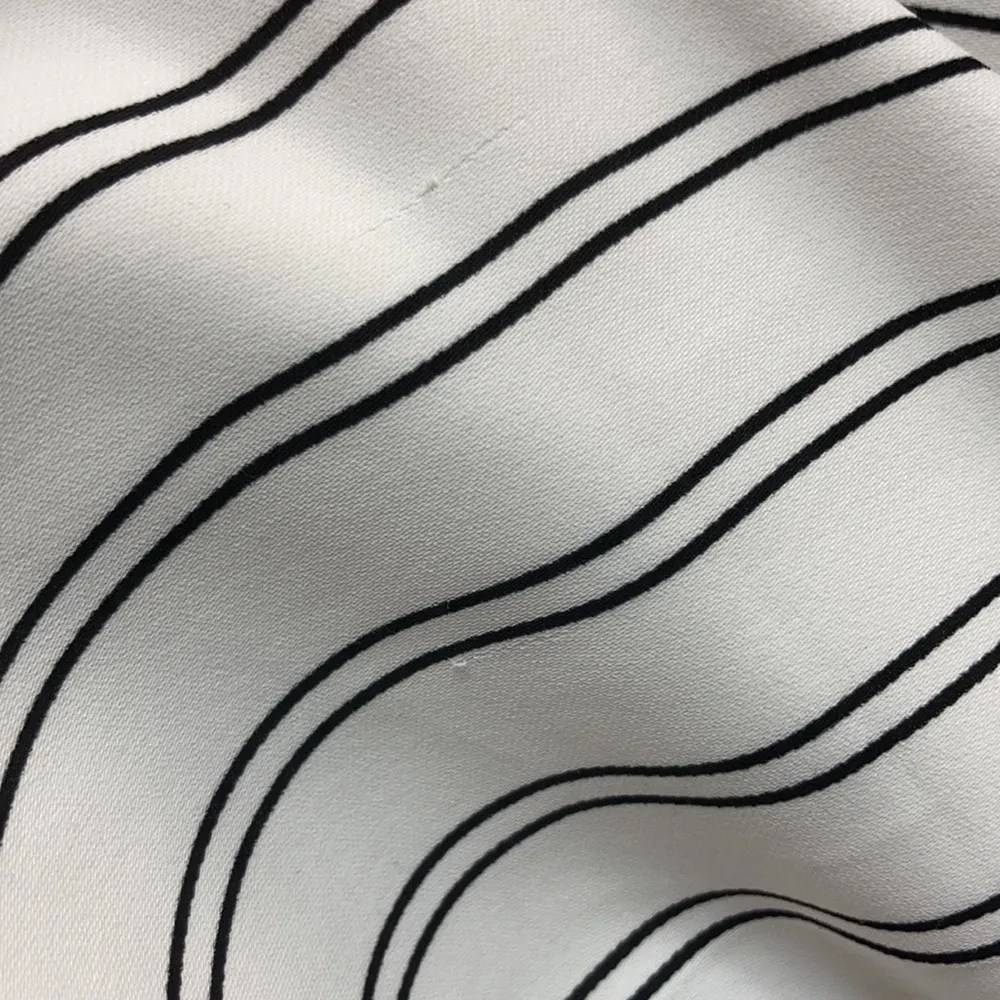 White House Black Market Size 12 Long Wide Leg Black and White Pants - Image 7