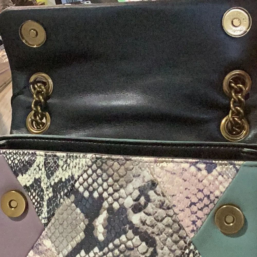 Kurt Geiger London
Leather Mini Kensington Chain Strap Crossbody Bag NWT - Image 9