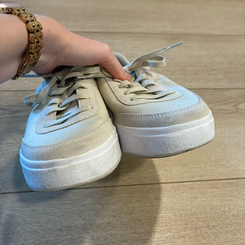 Kizik Prage Bone Lace Up Sneaker Hands Free Size Women’s 7 Wide/Men’s 5.5 Wide - Image 3