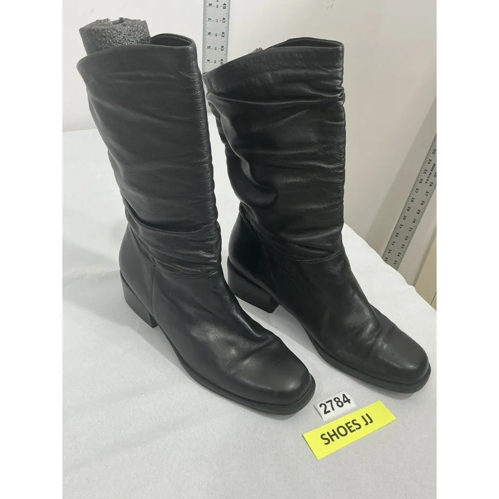Womans St John’s Bay Size 9.5 M Black Leather Midcalf Pull On. Scrunched Boots - Image 2