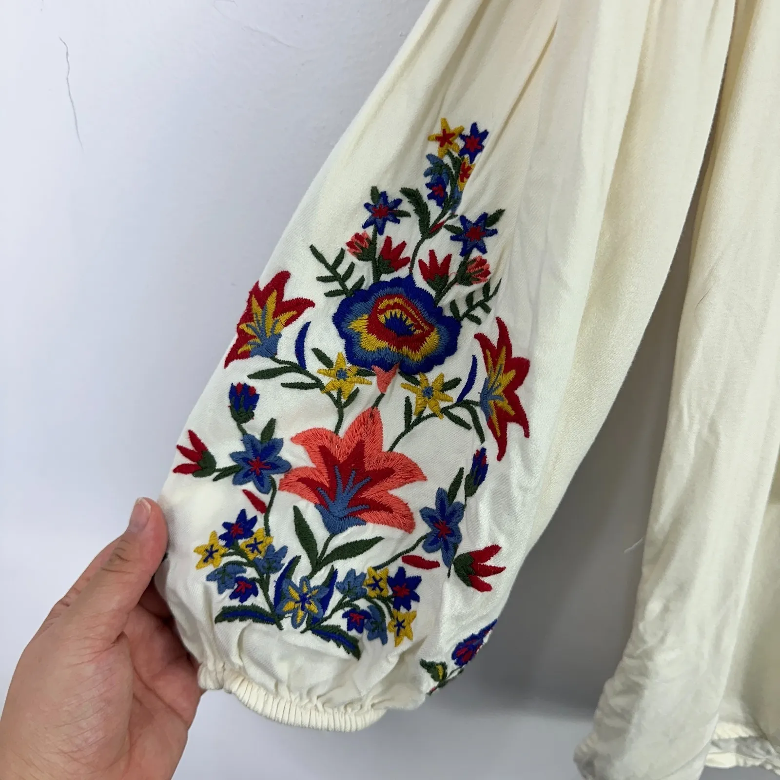 Old Navy Tunic Top XS Ivory Boho Embroidered Sleeve Peasant Tassel‎ Festival - Image 3