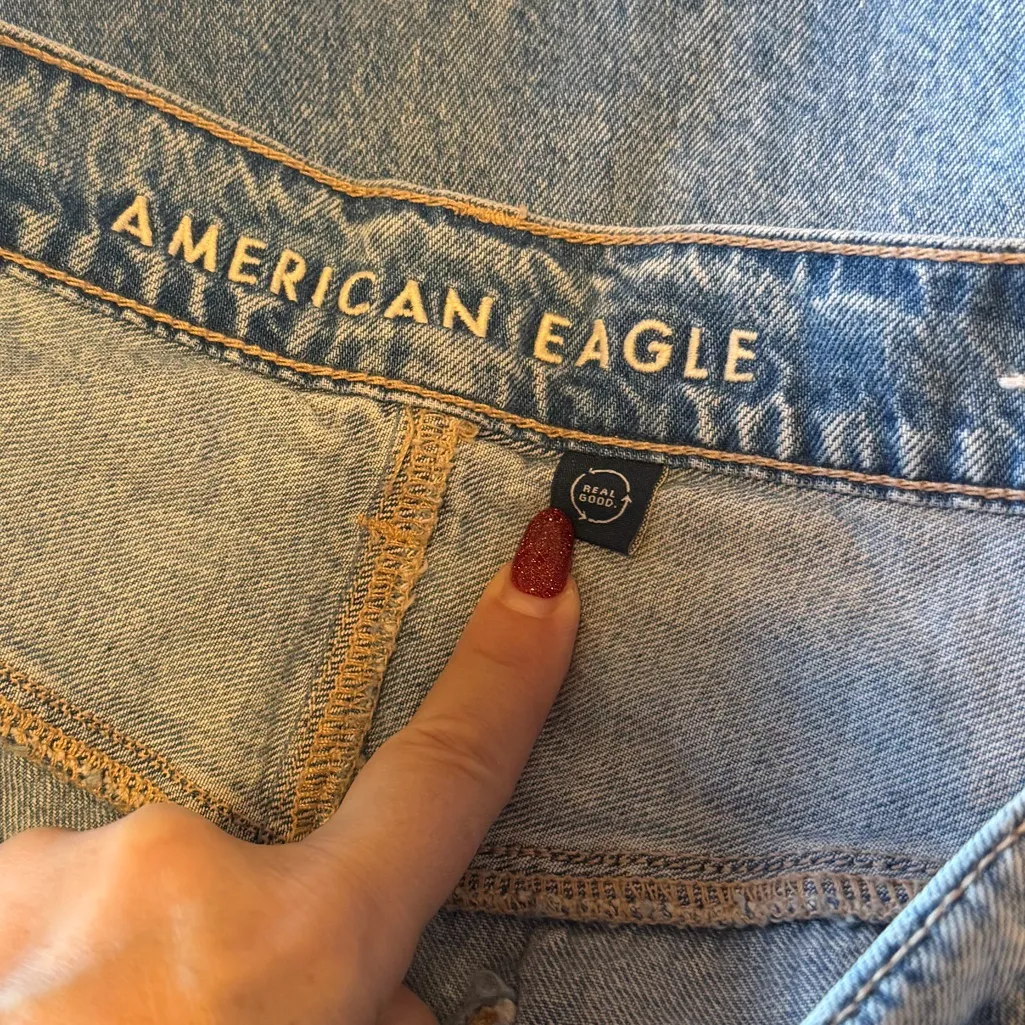 American Eagle Low Rise Baggy Flare Jeans sz 8 Long, Light Wash Distressed NWOT - Image 10