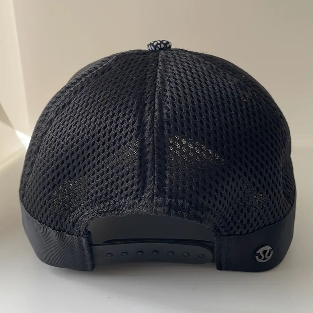 Women’s Mesh SnapBack Trucker Hat - Image 3