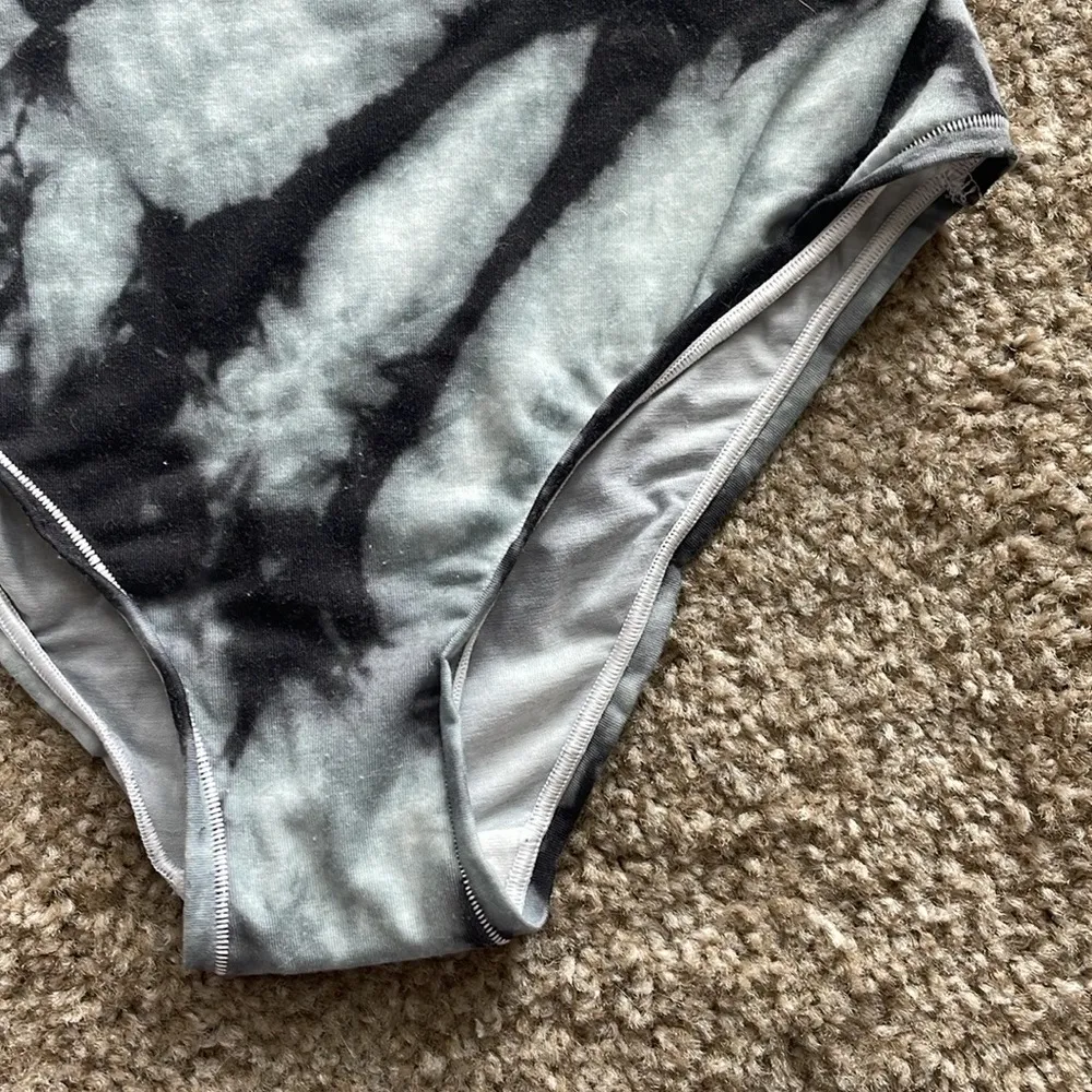 NWOT Calvin Klein Tie Dye Bodysuit - Image 6