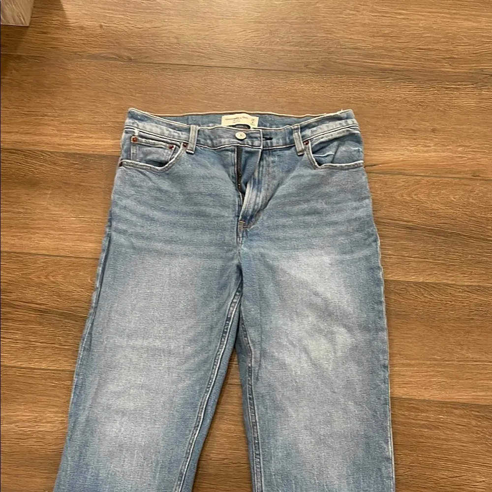 ABERCROMBIE- the mom high rise jean - Image 2