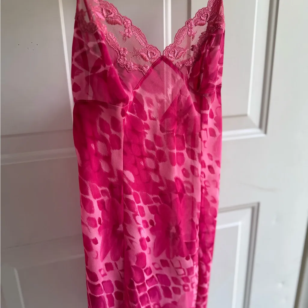 Victoria's Secret Pink Patterned Chemise - Image 2