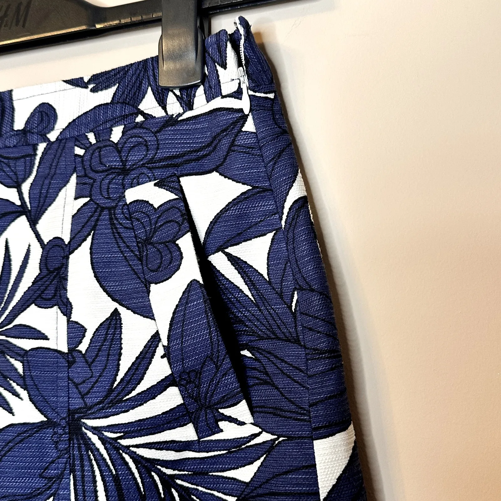 Ann Taylor Foral A-line Mini Skirt Navy Size 4 Corpcore Professional Preppy - Image 5