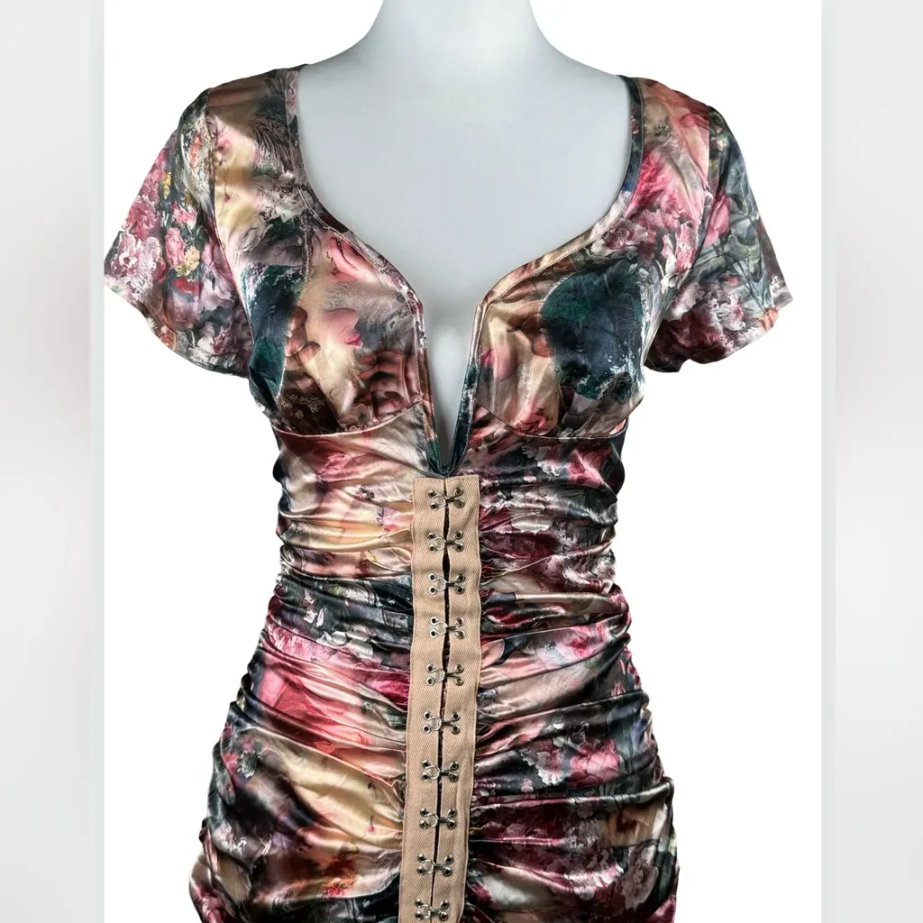 NWT PrettyLittleThing Multi Satin Renaissance V Bar Bodycon Dress Size 4 - Image 10