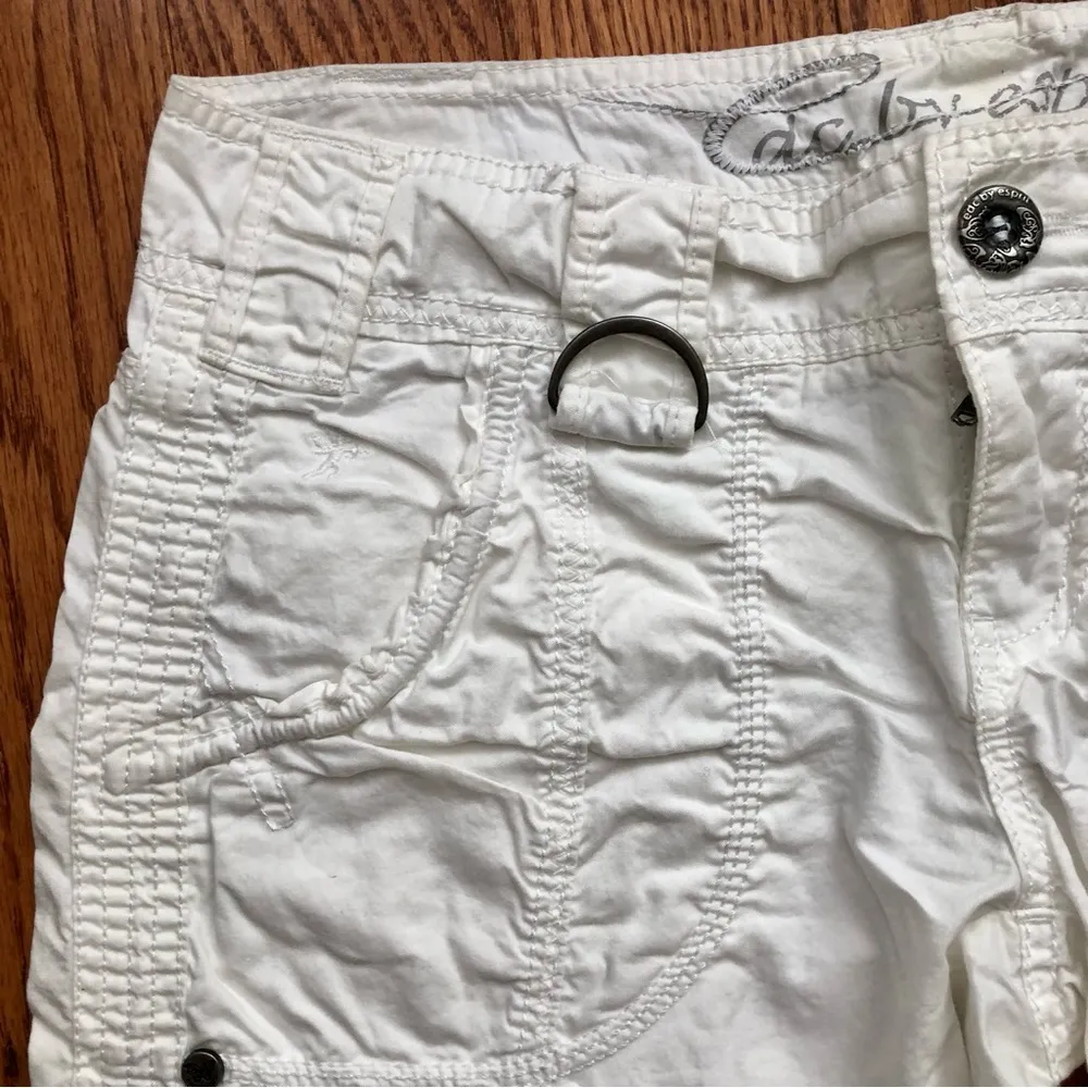 DC by Esprit Cargo Cuffed White Cotton Shorts Women’s Size O - Image 3