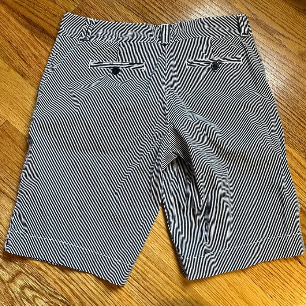 Tommy Hilfiger seersucker shorts size 6 - Image 2