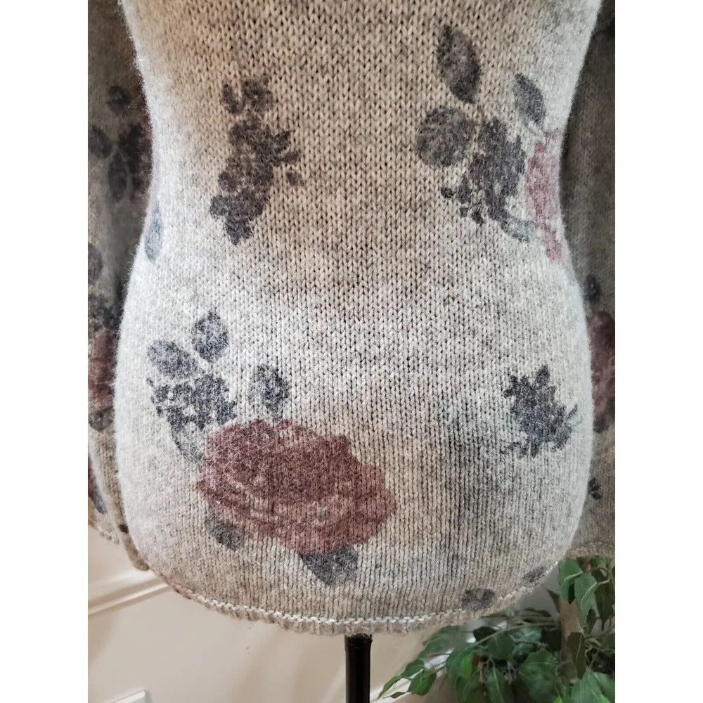 Lucky Brand Women Gray Floral Cotton Round Neck Long Sleeve Pullover Sweater M - Image 3