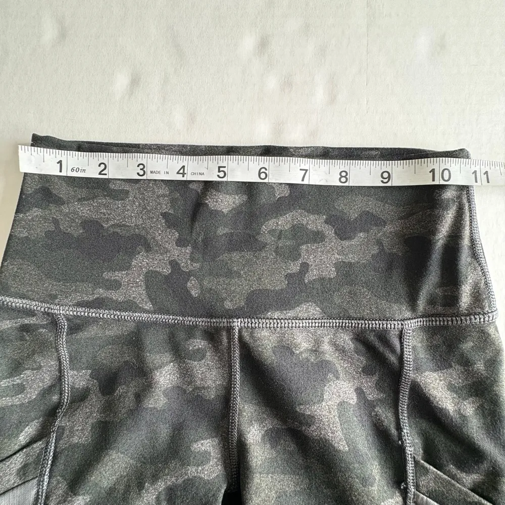 Women's Fabletics On-The-Go PowerHold® High-Waisted Legging xs Camo - Image 12