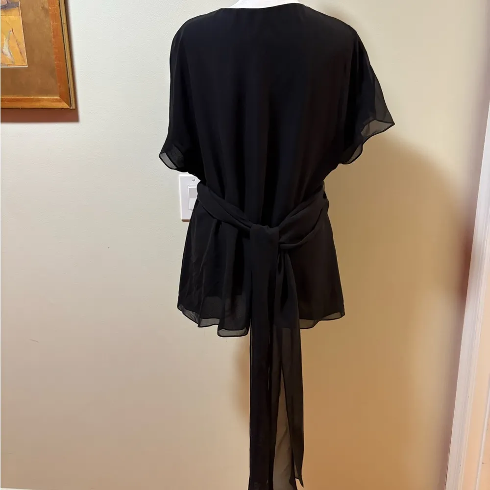 Classic Saks Fifth Avenue silk beaded blouse short sleeve black sz 12 - Image 2