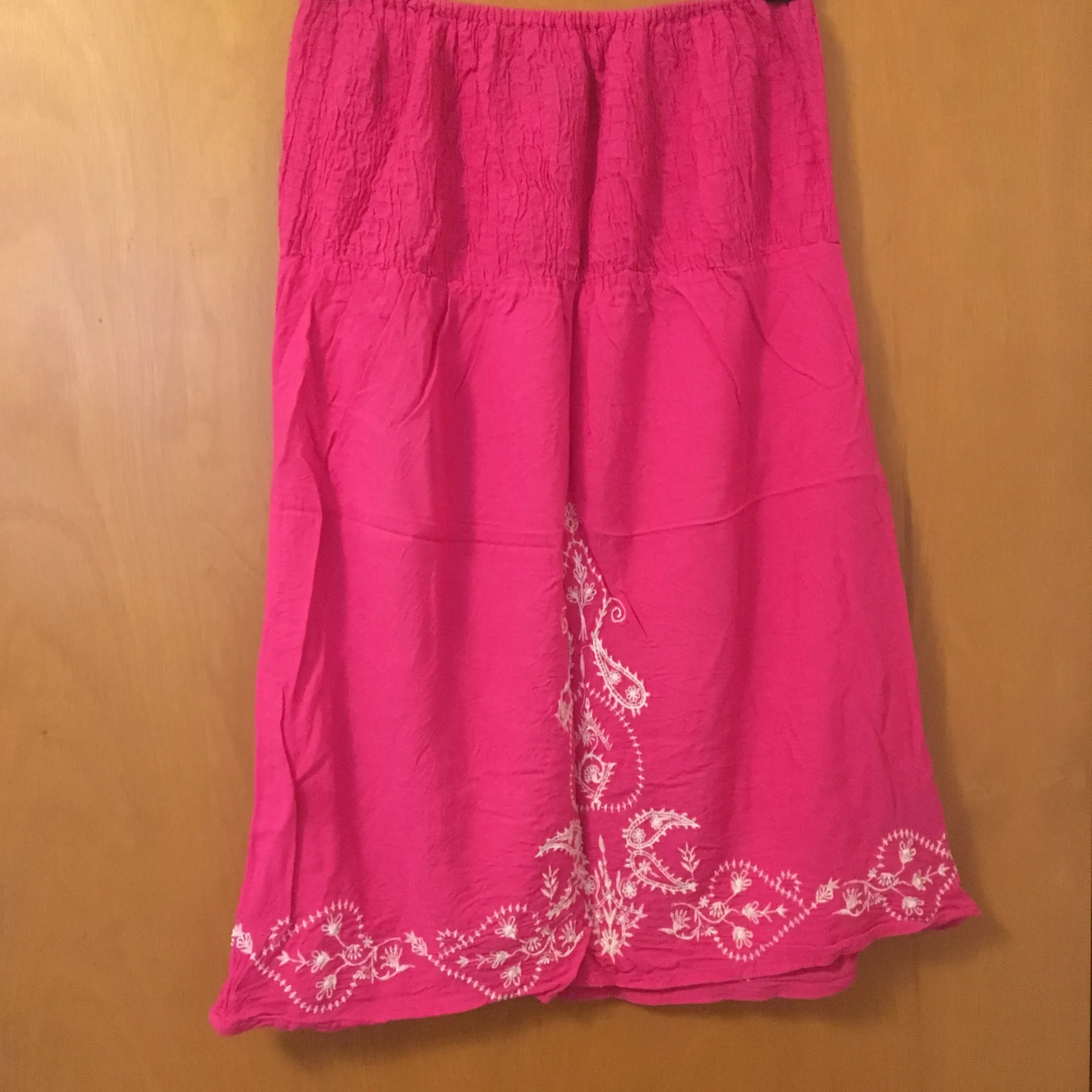 Pink with white detail scrunchy swim coverup - Image 8