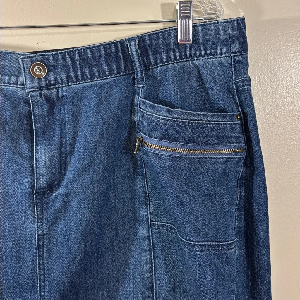 Catherines Medium Wash Blue Denim Skirt With Pockets Size 1X - Image 2