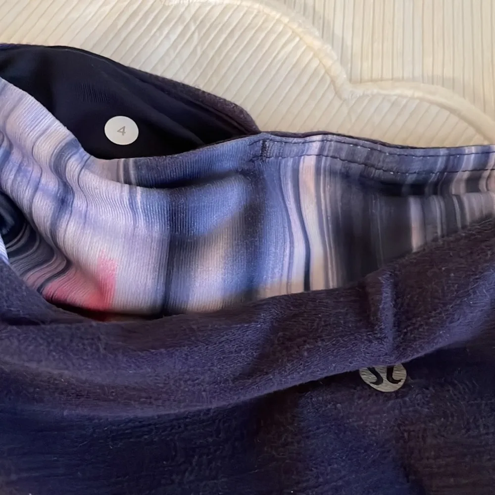 Lululemon Wunder Under Crop Denim Deep Indigo /White - Image 2