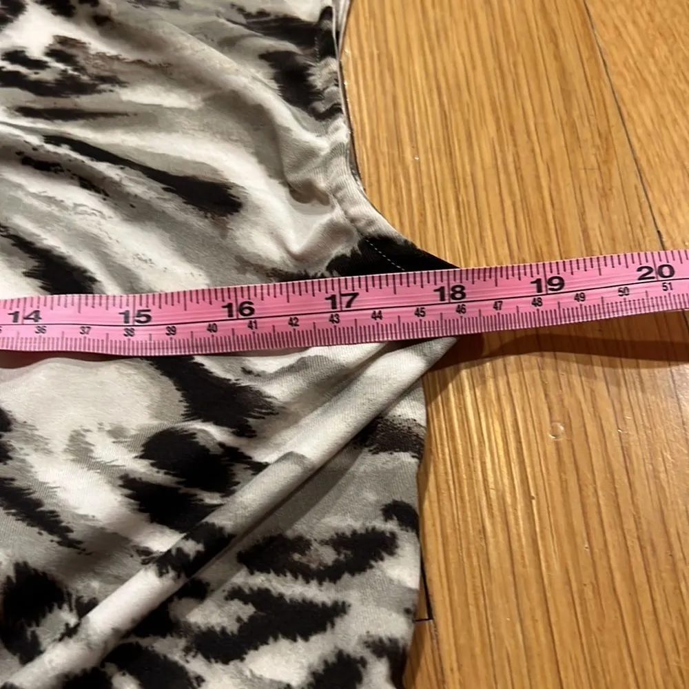 MiracleSuit 𝅺 cover up size small. - Image 11