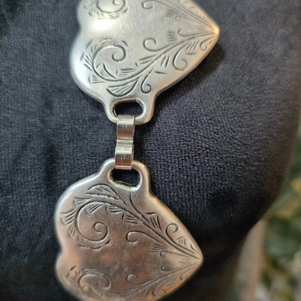 Womens Fashion Silver Tone Heart Shaped Linked Necklace Jewelry with Hook & Eye - Image 4