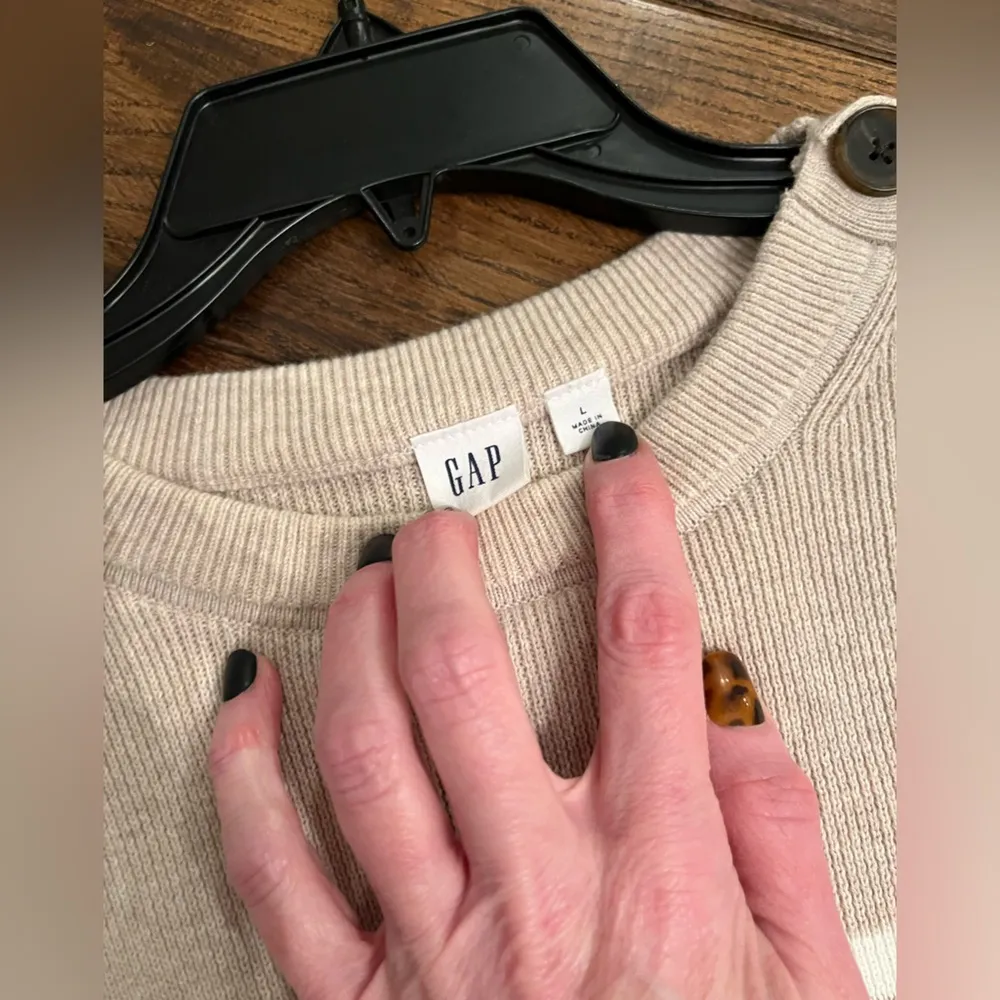 GAP Beige Ribbed Sweater - Image 5