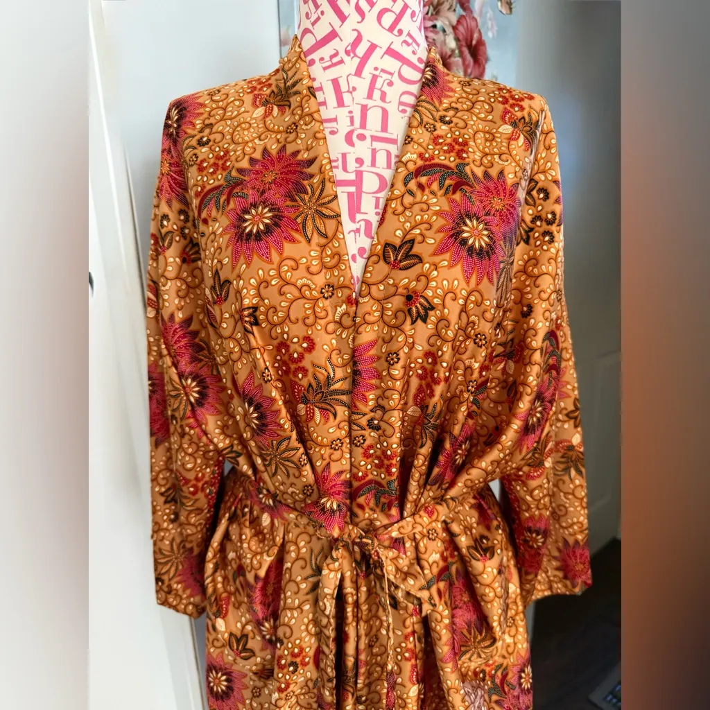 Rizky Indonesian Batik Kimono Robe Silk (Per Tag) Duster Wrap Marigold Floral OS Orange Size undefined - Image 2