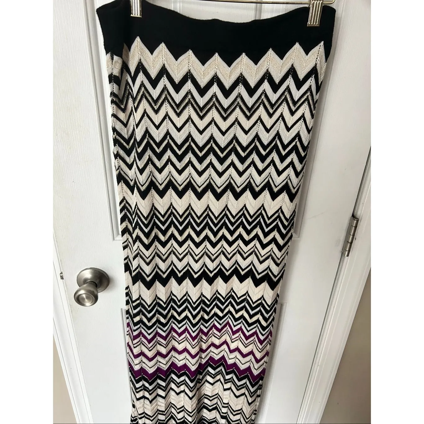 White House Black Market Chevron Maxi long Skirt Purple Black size XS Y2K like - Image 3