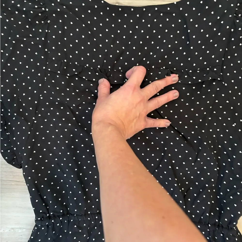 Gap Size Medium Lightweight with light lining, black base with white hearts - Image 2