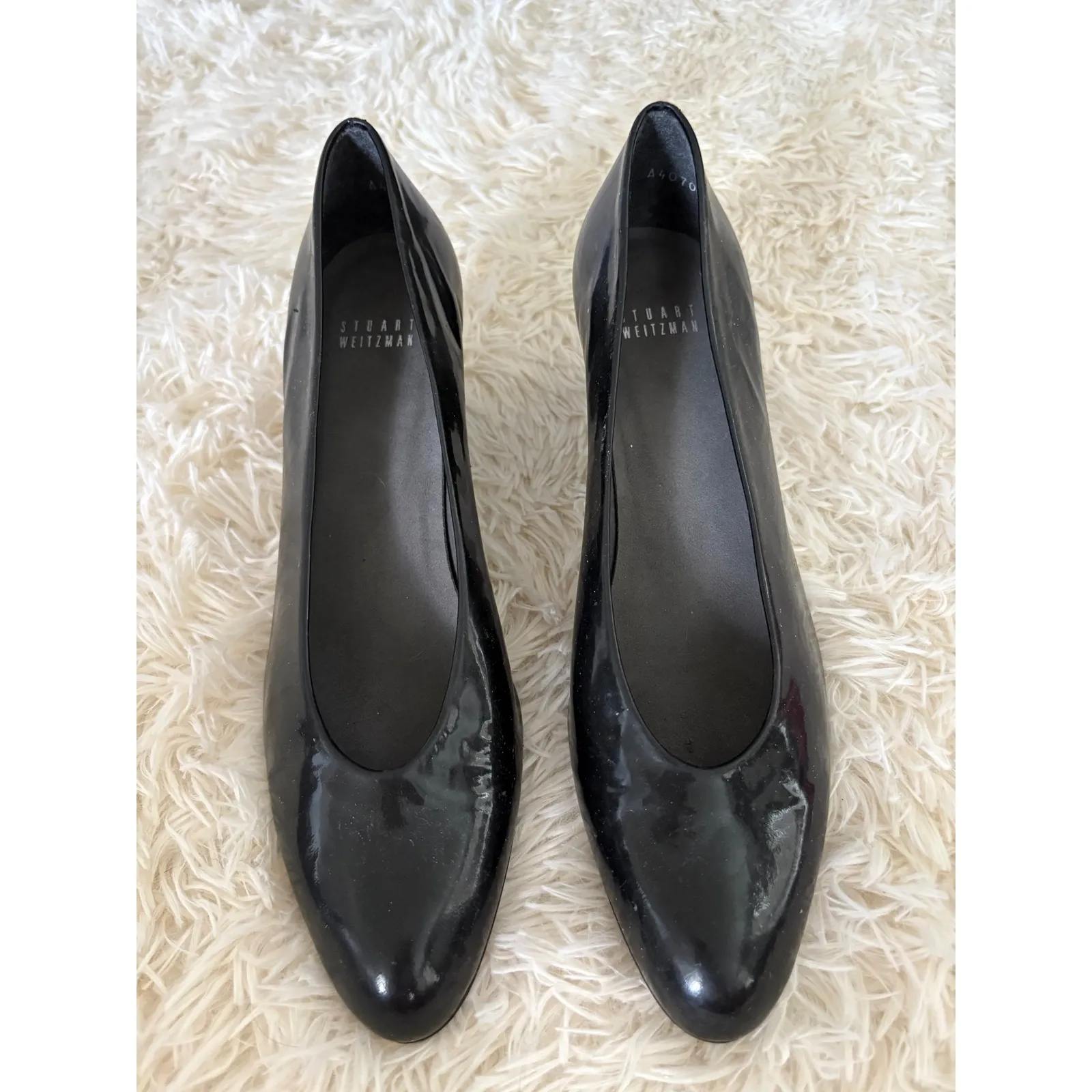 Stuart Weitzman Black Patent Leather Pointed Toe Heels Classic Pumps 9.5‎ - Image 2