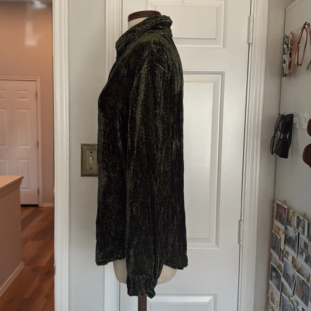 Leopard vintage velvet button down shirt - Image 7