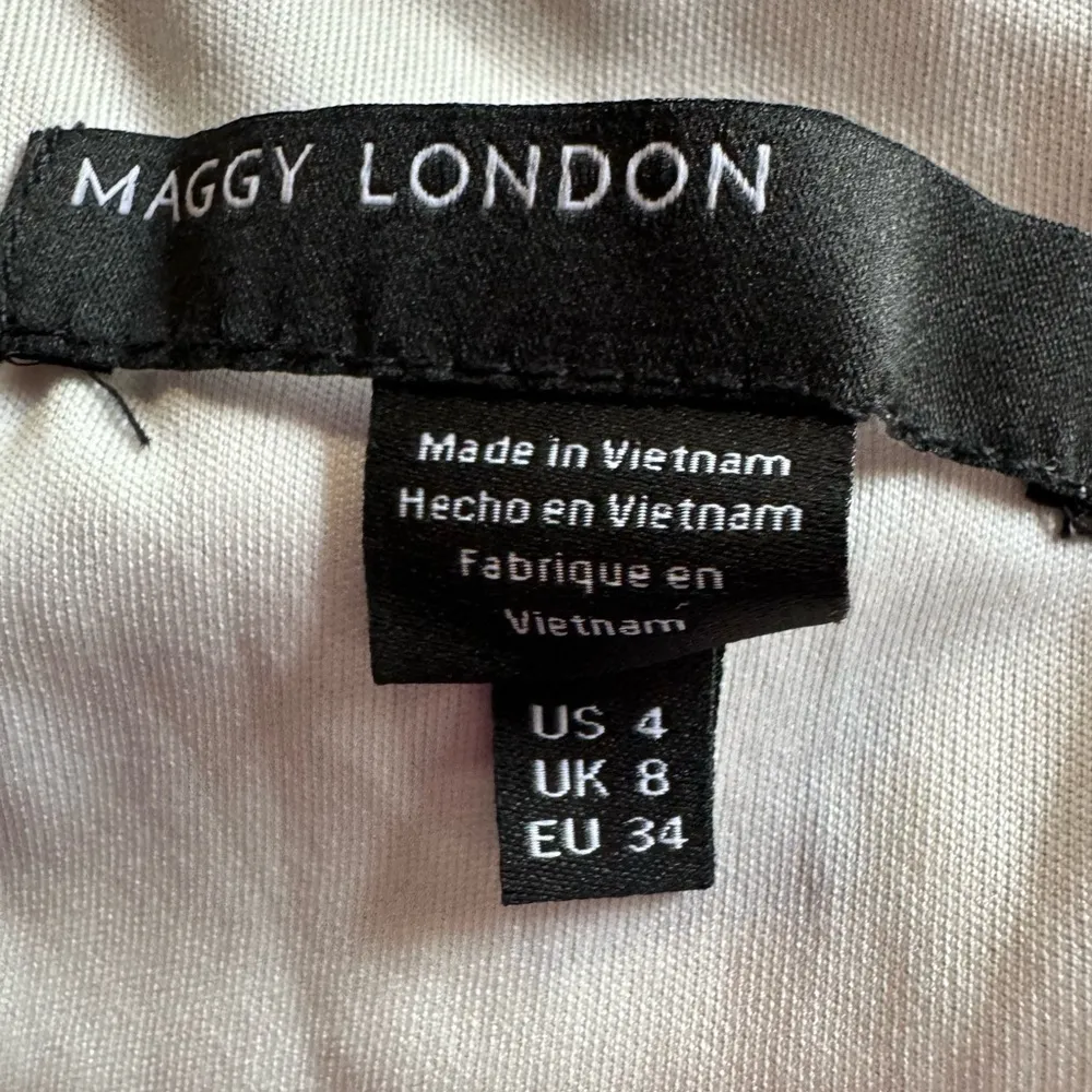 Maggy London Beige Floral Print Long Sleeve Chiffon Maxi Dress Size 4 New - Image 5