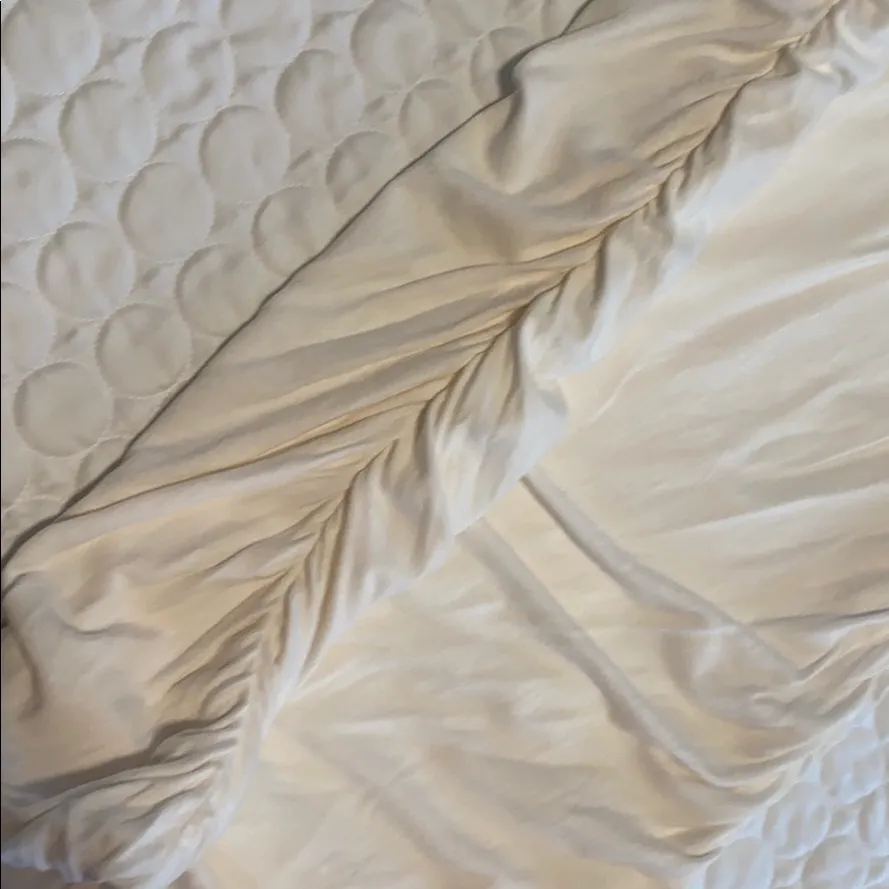 Women small Off white one shoulder dress rushed sides stretchy ruffles sleeve - Image 4