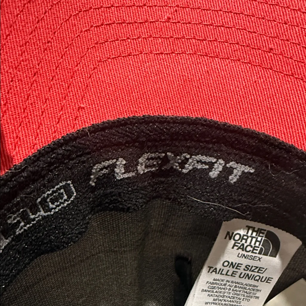 The North Face Red and Tan Graphic Hat - Image 5