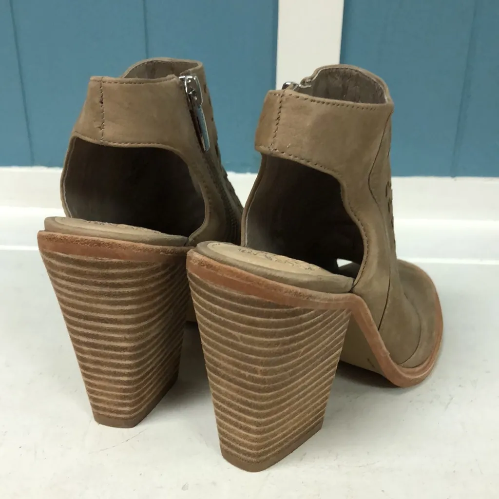 Vince Camuto sz 5 Katri woven leather bootie in Smokeshow tan‎ color block heel - Image 4