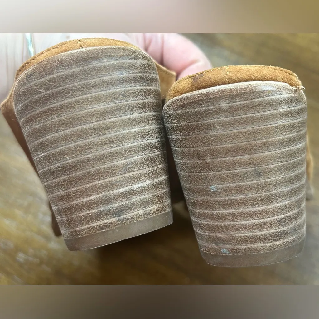 Sofft Size 7 Strathmore Italian Suede Wedge Ruched Open Toe Slide Sandals - Image 4