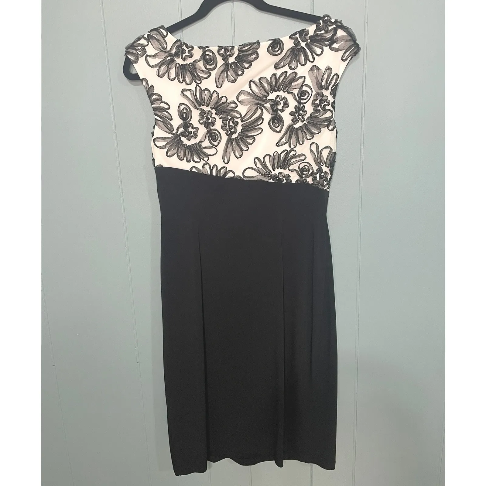 Connected Apparel Black White Floral Cap Sleeve Sheath Dress Size 6 - Image 2