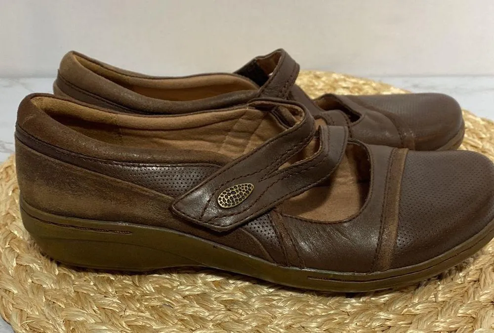 Clarks collection womens brown straps shoes - Image 2