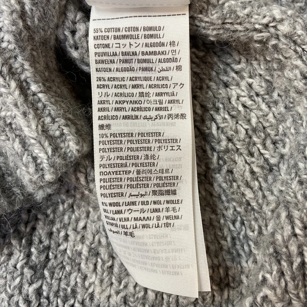 Hollister Women's Gray Crew Neck Crochet Knit Long Sleeve Sweater Size XS - Image 9