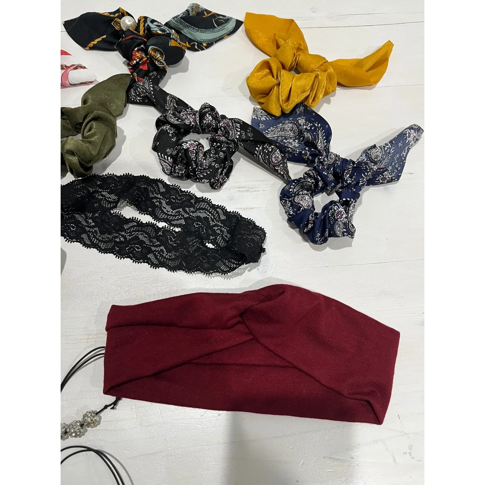 Large bundle Scrunchies Headbands Hair Ties Ponytail Holders Women's Accessories - Image 3