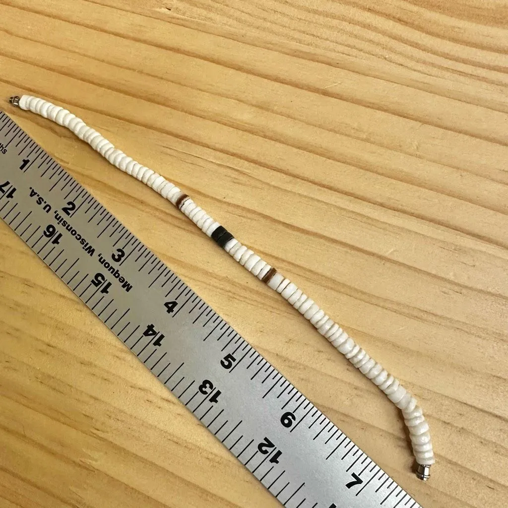 White Shell Heishi Bead Bracelet - Image 6