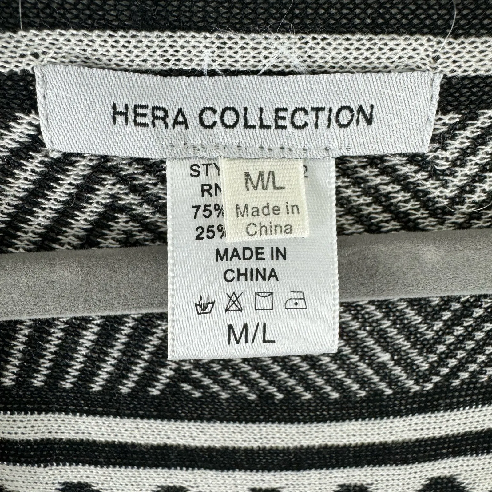 Hera Collection Black White Aztec Print Lightweight Open Sweater Vest Size M/L - Image 4
