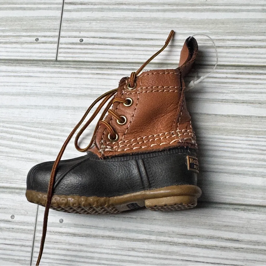 L.L. Bean Brown and Black Bean Boots Keychain Accessory New Without Tag - Image 6